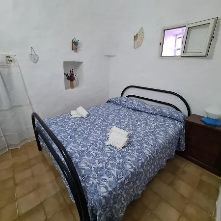 別荘 Trullo Dei Ricordi オストゥーニ