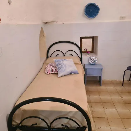 別荘 Trullo Dei Ricordi オストゥーニ
